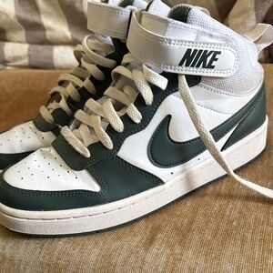 Nike Court Borough Mid 2